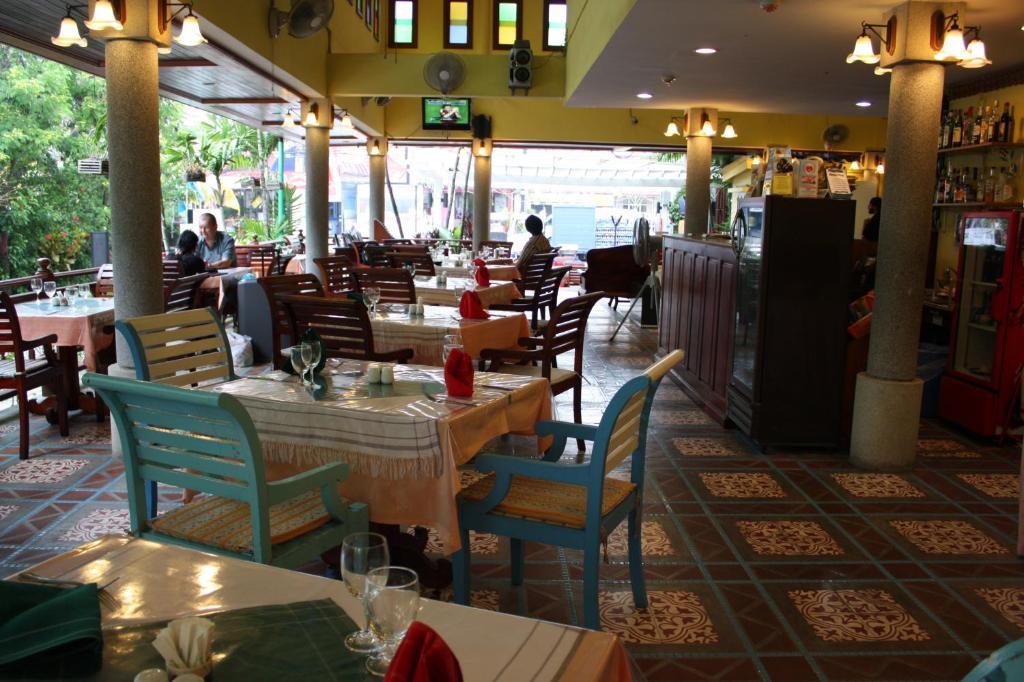 普吉岛芭东安达泰尔大酒店 Patong 餐厅 照片